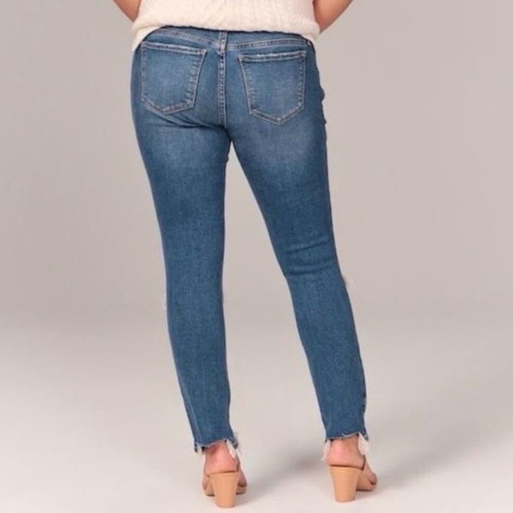 Abercrombie & Fitch Women's Ripped Blue Skinny Jeans (petite) - Picture 3 of 6